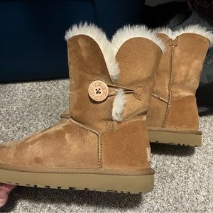 Women's UGG Bailey Button Boots - Size 9